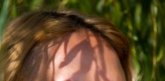 Svekrva mi je na venčanju dala smotuljak sa ceduljicom: Kad sam pročitala šta piše, nestala sam na 15 godina, a onda je usledio neviđeni šok