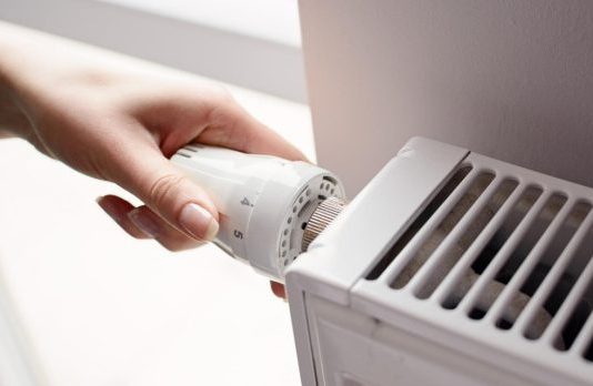 Da li je jeftinije ostaviti grijanje upaljeno cijeli dan, ili ga paliti i gasiti: Stručnjaci daju odgovor