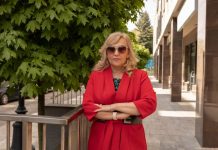 Marija je ostala sama sa troje dece kad joj je umro muž: 20 godina kasnije zazvonio joj je telefon i usledio je neviđeni šok