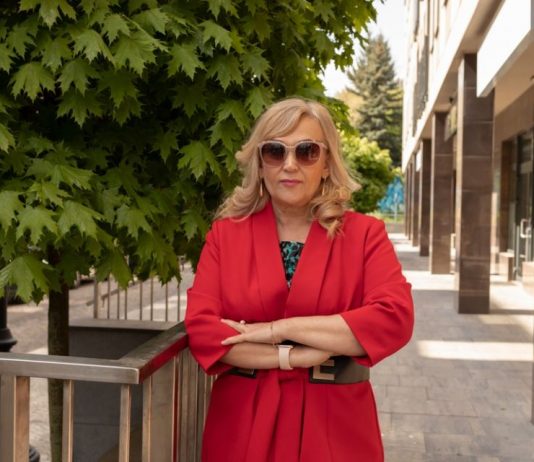 Marija je ostala sama sa troje dece kad joj je umro muž: 20 godina kasnije zazvonio joj je telefon i usledio je neviđeni šok