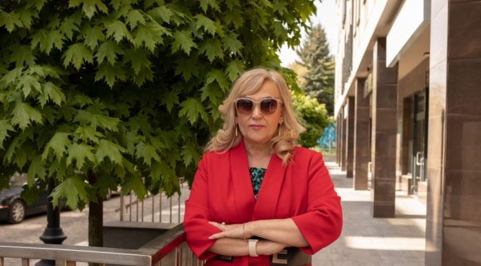 Marija je ostala sama sa troje dece kad joj je umro muž: 20 godina kasnije zazvonio joj je telefon i usledio je neviđeni šok