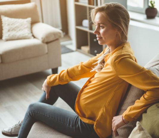 Ana (21) 4 nedelje pred porođaj saznala da je trudna: Mislila da se malo ugojila, kada je otišla na pregled reči lekara je šokirale