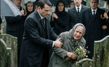 Na sahranu oca došla je prosjakinja koju su deca htela da oteraju.