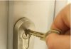 Zašto nikada ne biste trebali ostavljati ključ u bravi preko noći?