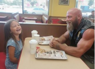 Bajker i mala devojčica: priča o poverenju i obećanjima