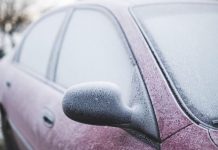 Poprskajte ovo uveče po šoferšajbi i ujutro neće biti zaleđena: Trik zlata vrijedan