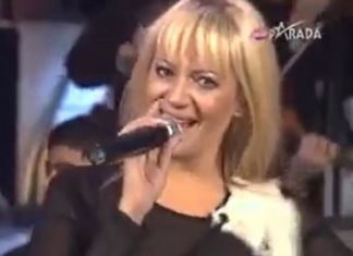 Harala je estradnom scenom 90-ih pa se povukla sa scene: Bila je ljubavnica, a onda se udala za 10 godina mlašeg oficira i u 42. godini rodila sina