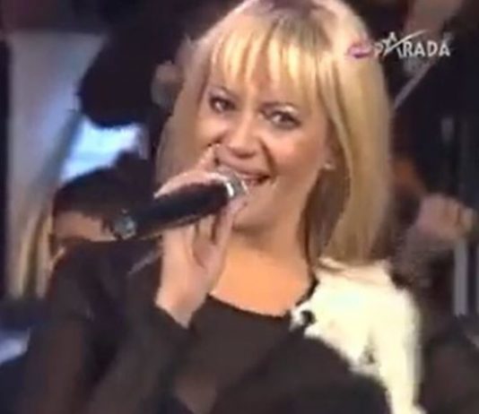 Harala je estradnom scenom 90-ih pa se povukla sa scene: Bila je ljubavnica, a onda se udala za 10 godina mlašeg oficira i u 42. godini rodila sina