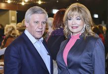 Pogled zbog kog kuća vredi čitavo bogatstvo: Suzana Mančić i Simeon Ocomokos otvorili vrata svog doma u Grčkoj! – Zavirite u njihov RAJ