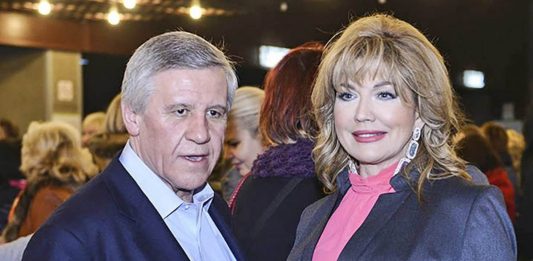 Pogled zbog kog kuća vredi čitavo bogatstvo: Suzana Mančić i Simeon Ocomokos otvorili vrata svog doma u Grčkoj! – Zavirite u njihov RAJ