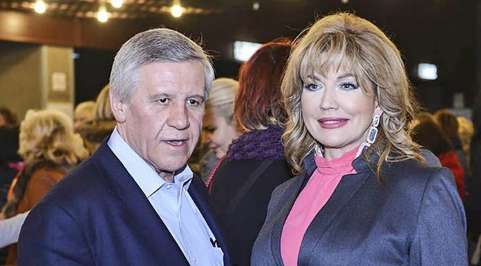 Pogled zbog kog kuća vredi čitavo bogatstvo: Suzana Mančić i Simeon Ocomokos otvorili vrata svog doma u Grčkoj! – Zavirite u njihov RAJ