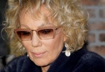 Harao je estradom 80-ih pa godinama kasnije tvrdio da je bio ljubavnik Lepoj Breni: “Tretirala me kao da sam žigolo, a Boba slao opasnog momka da me prebije”