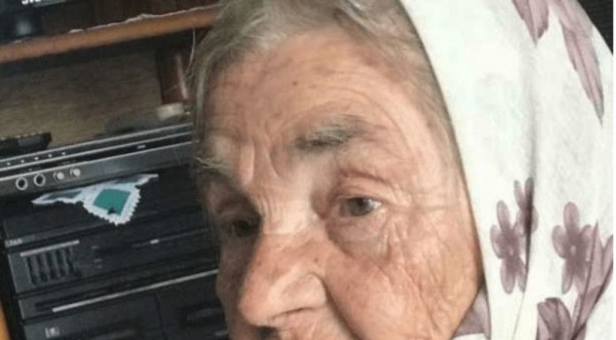 Kada je sin saznao da su mami ukrali sav novac, izbacio je iz kuće. Ona je odlučila da ode kod ćerke, ali i tamo ju je čekalo iznenađenje.