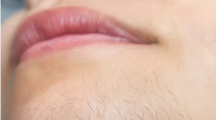 AK0 STE ŽENA SA BRK0VlMA NA BRADl, 0BRATlTE PAŽNJU. Evo šta to znači…