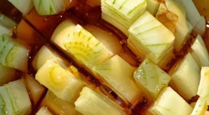 Recept za crni luk i med: Najbolji lijek za iskašljavanje