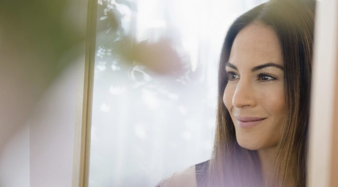 Kako izgledati 10 godina mlađe: 10 savršenih trikova