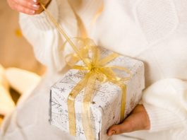 POKLONE OD OVIH LJUDI TREBA ODMAH BACITI ILI SPALITI: Nikako ih ne unosite u kuću