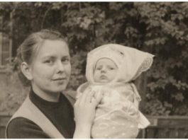 Marinu su kao bebu ostavili na stepeništu policije: 60 godina kasnije je saznala istinu o majci i pravom imenu