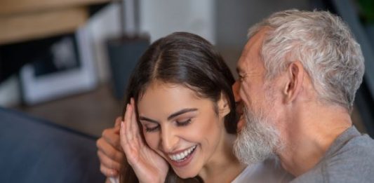 Kako pametna žena natjera muškarca da mu nedostaje