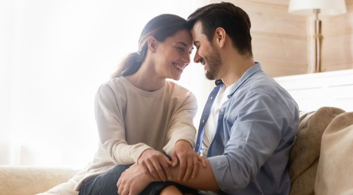 3 stvari koje muškarac radi samo sa ženom koju istinski voli