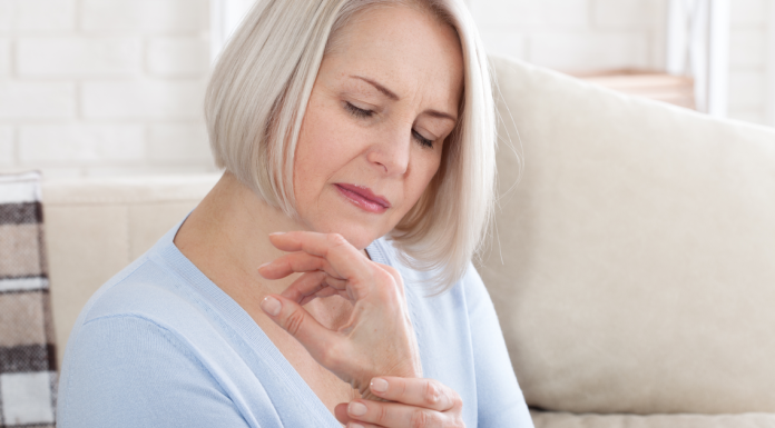 Koljena vam škripe i pucketaju – prvi znak ozbiljne bolesti: Dr Tanja otkriva šta to znači