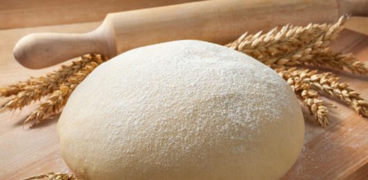 Zaboravite kvasac: Tajni trik pekara za tijesto mekše od oblaka – ostaje savršeno svježe i treći dan