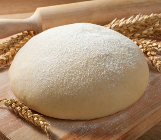 Zaboravite kvasac: Tajni trik pekara za tijesto mekše od oblaka – ostaje savršeno svježe i treći dan