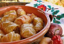 Samo ovako se pravi zaprška za sarmu: Kuhar otkrio caku zbog koje miriše kao kod bake