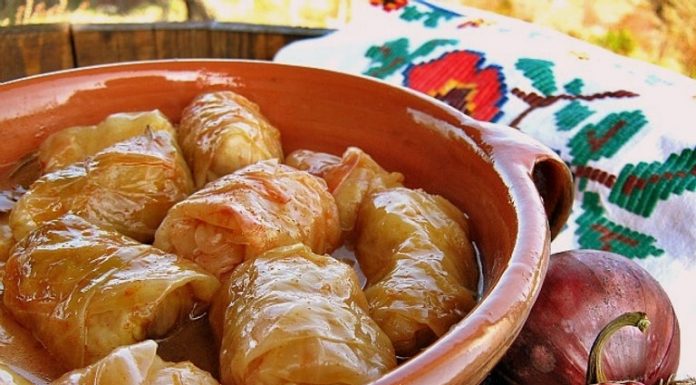 Samo ovako se pravi zaprška za sarmu: Kuhar otkrio caku zbog koje miriše kao kod bake