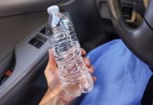 OVA GRUPA LJUDI NIKAKO NE BI SMJELA DA PIJE VODU IZ PLASTIČNE FLAŠE: Ukoliko imate ovu tegobu, izbjegavajte u širokom luku