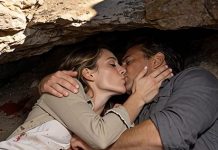 Gurnuli su nas niz liticu misleći da smo mrtvi – ali istina koju sam čula dole bila je gora od samog pada