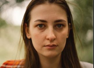 “Proveri gornju policu kad dođeš kući, muž krije nešto od tebe” – šapnula mi je vračara, a onda sam saznala istinu zbog koje sam zanemela od šoka