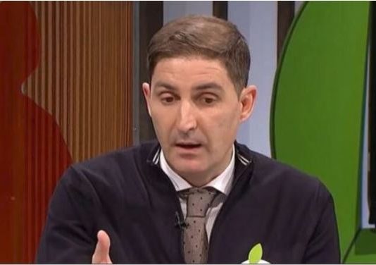 SAVETI DR ČUBRILA ZA BRZO PRAŽNJENJE CREVA: “Pred spavanje pojedite ovu voćku i ona će očistiti creva kao buldožer”