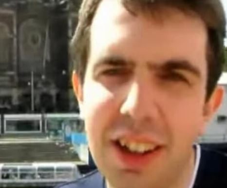 Zbog čoveka koji ima najveću “muškost”, devojka dobila potres mozga: Način na koji ga sakriva odećom mnoge ostavi u čudu