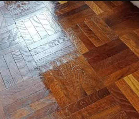 Kako drvenom parketu povratiti stari sjaj, bez hoblovanja, jeftino i efikasno sredstvo koje KORISTIM