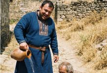 „Snaga Ljubaznosti: Kako Jedan Čin Može Promijeniti Sudbinu“