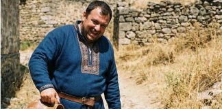 „Snaga Ljubaznosti: Kako Jedan Čin Može Promijeniti Sudbinu“