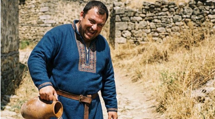 „Snaga Ljubaznosti: Kako Jedan Čin Može Promijeniti Sudbinu“