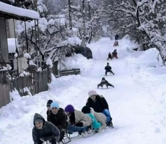 Ovo vraća u školske dane .. Kako je izgledalo obrazovanje ? Sjećate li se? 😊