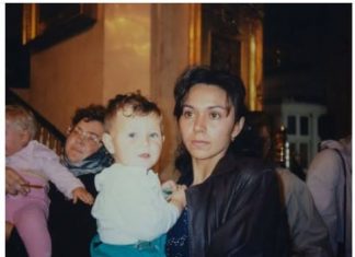 Jasminu iz Kragujevca je majka kao bebu povila u plastičnu kesu i dala u dom: “Kad me je videla posle 35 godina, pala je na pod”