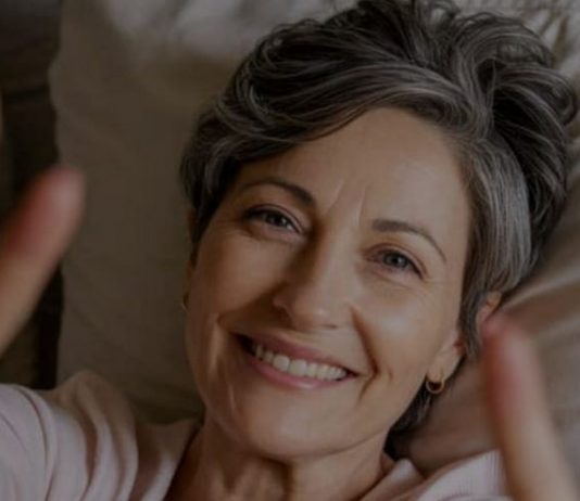 U KOJEM POLOŽAJU TREBA DA SPAVAJU SVE ŽENE STARIJE OD 50 GODINA: Ovo čuva mladolikost i zdravlje, smanjuje bore