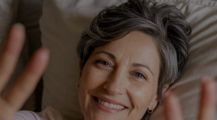 U KOJEM POLOŽAJU TREBA DA SPAVAJU SVE ŽENE STARIJE OD 50 GODINA: Ovo čuva mladolikost i zdravlje, smanjuje bore