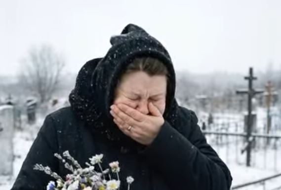 Na groblju sam tražila njegovu „pokojnu“ ženu, a našla istinu koja je sahranila naš brak