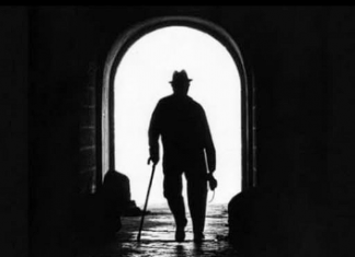 DA LI SE 0S0BA NA SLICI PRIBLIŽAVA ILI UDALJAVA? 0dgovor će 0TKEITI nešto nevjerovatno 0 vama samima