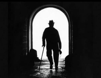 DA LI SE 0S0BA NA SLICI PRIBLIŽAVA ILI UDALJAVA? 0dgovor će 0TKEITI nešto nevjerovatno 0 vama samima