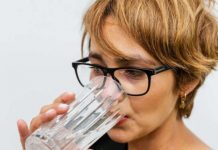 Zovu ga “četka” za crijeva: 1 kašičicu ovog praha razmutite u čaši vode i brzo olakšajte varenje