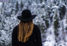 EVO KOLIKO DUGO TREBA DA SE NOSI CRNA ODJEĆA NAKON SMRTI BLISKE OSOBE: Stav crkve je vrlo jasan! (foto)