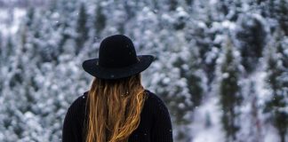 EVO KOLIKO DUGO TREBA DA SE NOSI CRNA ODJEĆA NAKON SMRTI BLISKE OSOBE: Stav crkve je vrlo jasan! (foto)