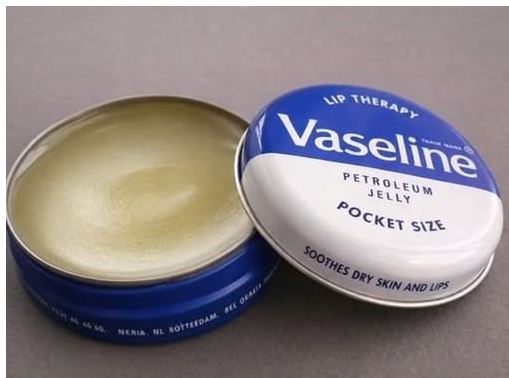 13 SITUACIJA U KOJIMA JE VAZELIN NEOPHODAN: Niste ni svjesni koliko je efikasan, uštedi ćete gomilu novca