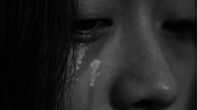 OVAKO IZGLEDA ŽENA KOJA JE NESRETNA U BRAKU: 10 signala koji se vide na kilometar